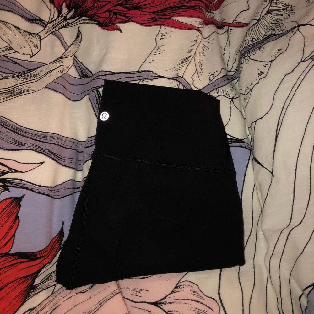 Luluemon Black Cropped leggings, luxtreme